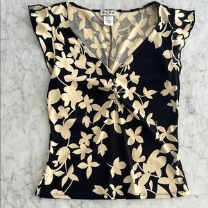 BCBG Vintage Cream Flutter Sleeve Fitted Blouse